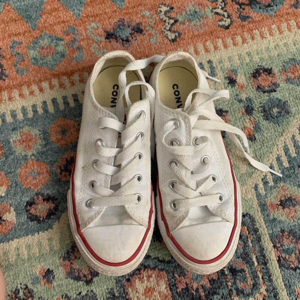 Classic white low top converse
